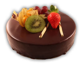 Mousse choklad– Innehållsförteckning; Socker, kakaomassa, vatten, kakaosmör, ÄGGULA, HELMJÖLKSPULVER, GRÄDDE, gelatin (gris), vindruva, jordgubbar, kiwi, glukossirap, arom (vanilj), emulgeringsmedel (E322 (SOJA)), konserveringsmedel E211, naturlig arom (vanilj), stabiliseringsmedel (E407), surhetsreglerande medel E330.
